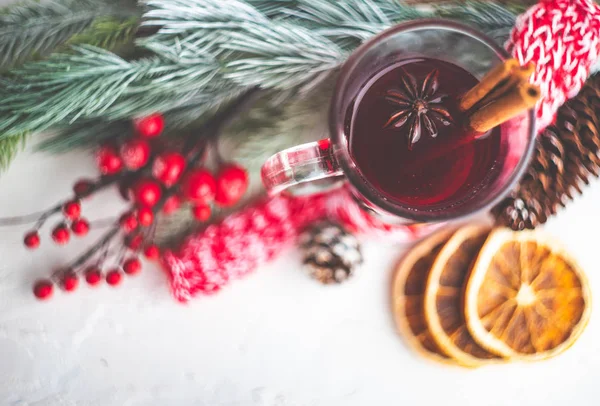 Traditional Winter Drink Mulled Wine Christmas Decorations White Rustic Background — Stock Photo, Image