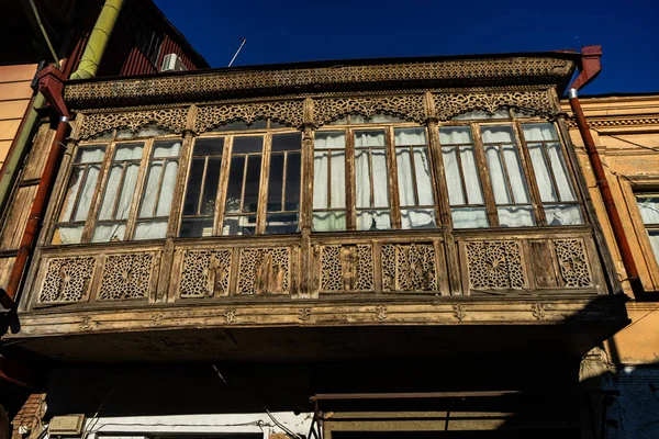 Rzeźba Balkony Old Tbilisi Tradycyjny Widok Ulic — Zdjęcie stockowe