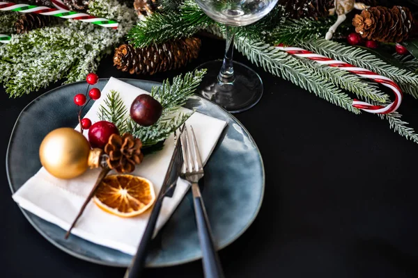 Cenário Mesa Rústica Para Jantar Natal Férias Mesa Madeira Escura — Fotografia de Stock