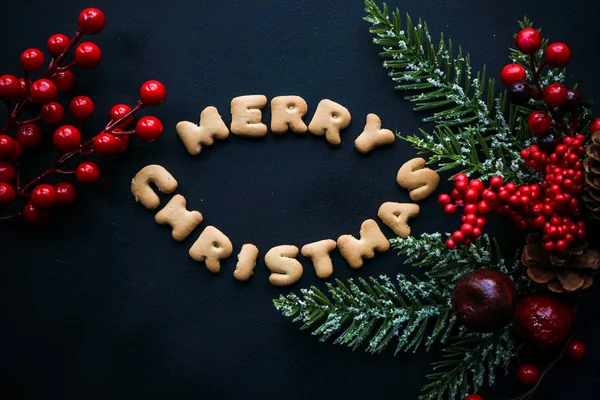Χριστουγεννιάτικη Ιδέα Cookies Καλά Χριστούγεννα Γράμματα Σκούρο Φόντο Αντίγραφο Χώρου — Φωτογραφία Αρχείου