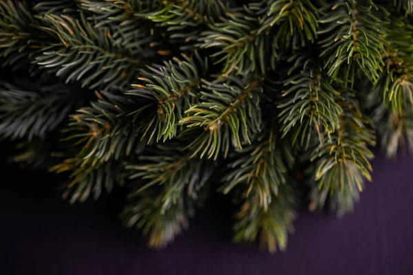 圣诞贺卡概念在黑暗的木背景与复制空间 — 图库照片