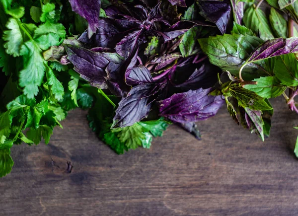 Concepto Comida Ecológica Con Diferentes Hierbas Sobre Fondo Madera Con — Foto de Stock