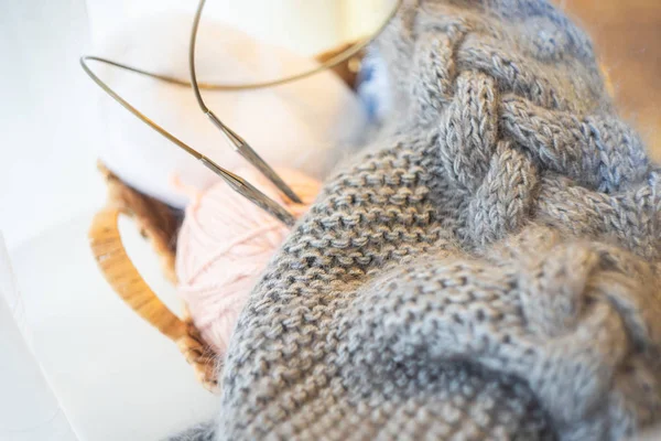 天然ウールの背景を編み物として椅子に甘く編みヴィンテージ — ストック写真
