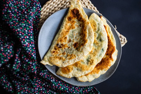 Cucina Azerbaiana Tradizionale Pane Piatto Con Erbe Kutaby — Foto Stock