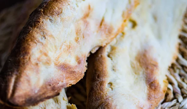 Традиционный Грузинский Хлеб Shotis Puri Деревенском Фоне Копировальным Пространством — стоковое фото