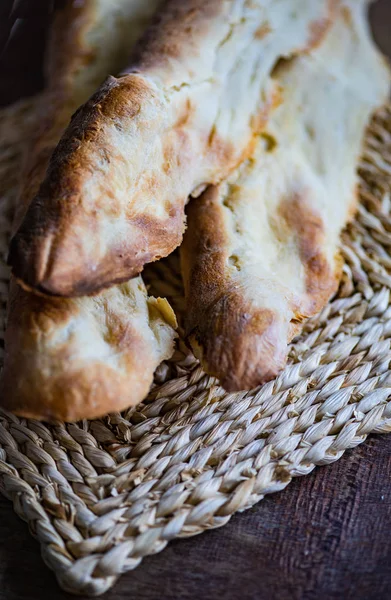 Pan Georgiano Tradicional Shotis Puri Sobre Fondo Rústico Con Espacio —  Fotos de Stock