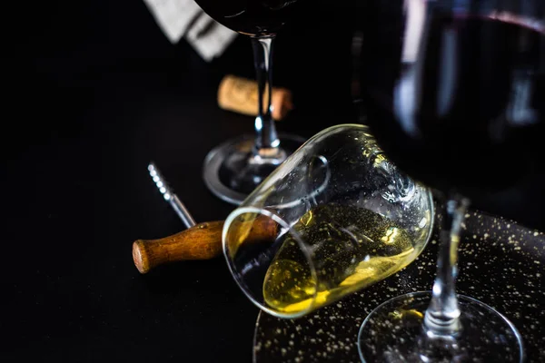 Wijnglas en wijnfles — Stockfoto