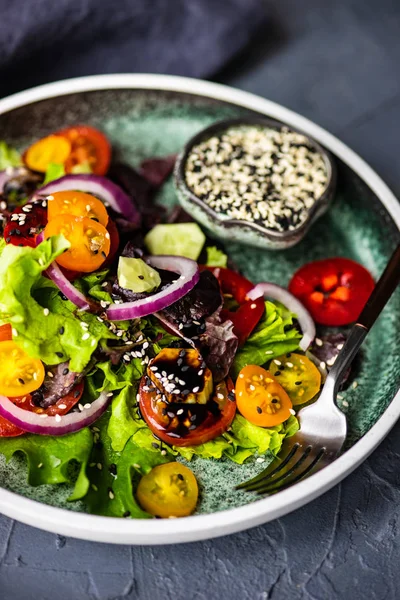 Ensalada de verduras ecológicas —  Fotos de Stock