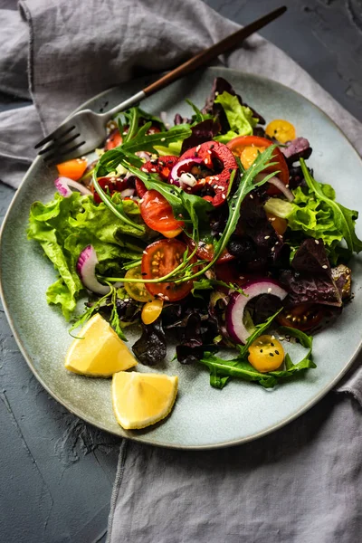 Органічні овочевий салат — стокове фото