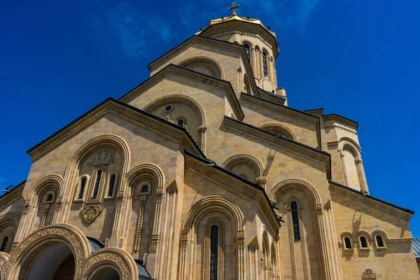 Sameba-kathedraal in tbilisi, Georgië — Stockfoto