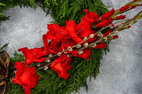 Composizione con fiori di gladiolo rosso — Foto Stock