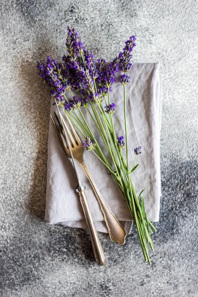 Summer table setting with lavender flowers — Stock Photo, Image
