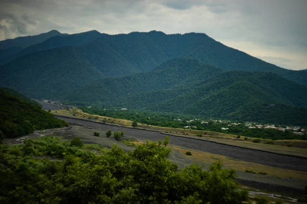 Caucasus mountain range close to Kvareli — Stock Photo, Image