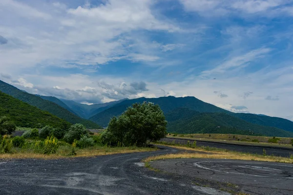 Catena montuosa del Caucaso vicino al Kvareli — Foto Stock