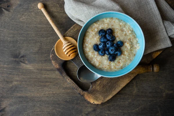 Traditional breakfast with oatmeals — Stock Photo, Image