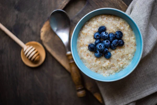 Traditional breakfast with oatmeals — Stock Photo, Image