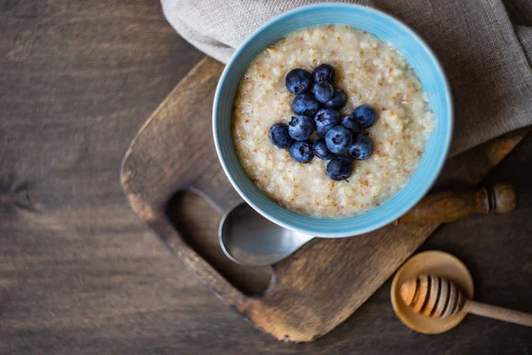 Traditional breakfast with oatmeals — Stock Photo, Image