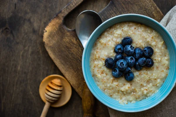 Traditional breakfast with oatmeals — Stock Photo, Image