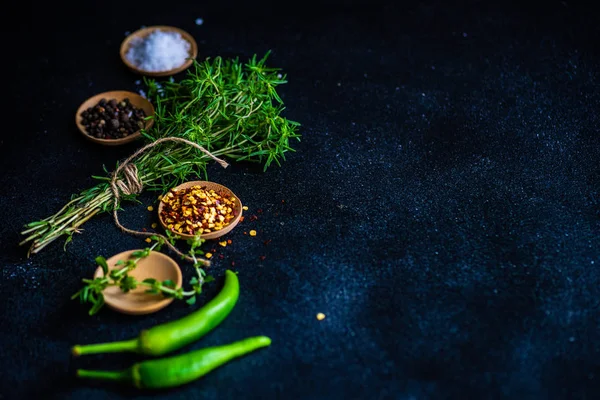 Conceito de cozinha com erva — Fotografia de Stock