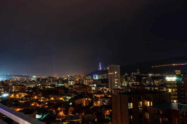 Tempestade e lanterna na cidade — Fotografia de Stock