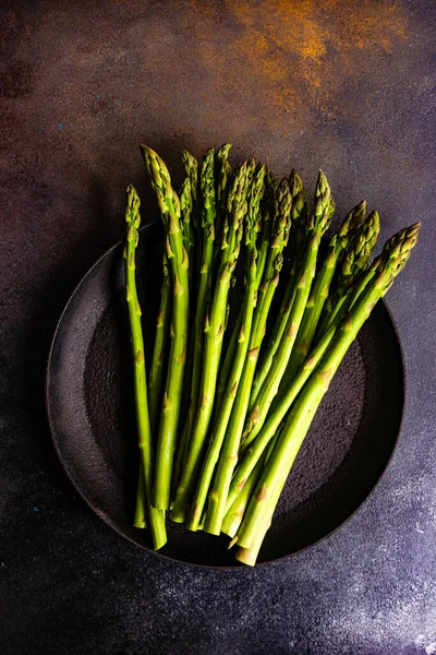 Biologisch Voedingsconcept Met Asperges Stenen Tafel Met Kopieerruimte — Stockfoto