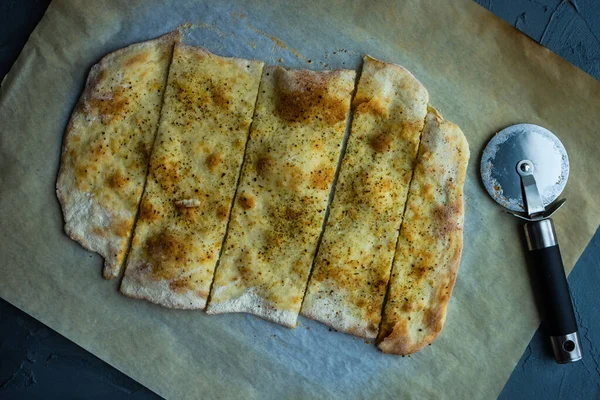 Pão Italiano Caseiro Com Focaccia Ervas — Fotografia de Stock