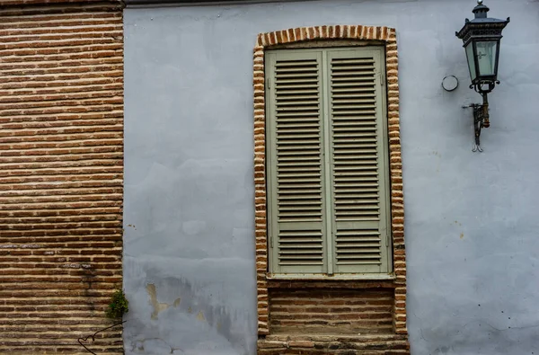 古いシガニの窓と壁 ジョージアの周りの旅行 — ストック写真