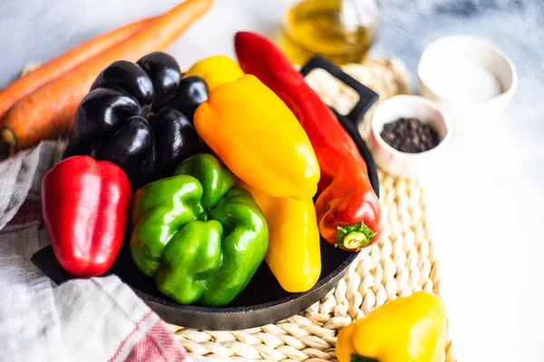 Concepto Cocina Con Verduras Frescas Sobre Fondo Hormigón Con Espacio — Foto de Stock