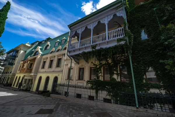 Luglio 2020 Tbilisi Georgia Centro Storico Tbilisi Stradina Con Tradizionali — Foto Stock