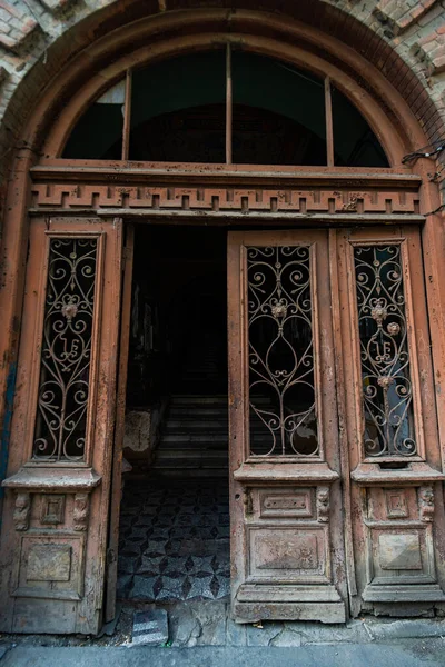 Июля 2020 Тбилиси Грузия Знаменитые Двери Района Сололаки Старом Городе — стоковое фото