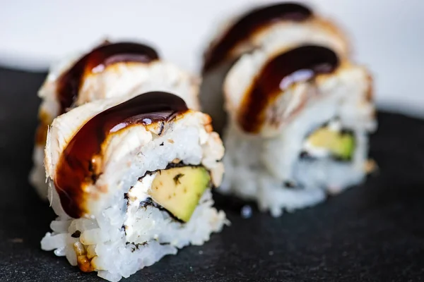 Set Sushi Con Rollos Canada Servidos Sobre Mesa Piedra Con — Foto de Stock