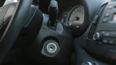 Motor tuşunu çalıştırın. Yakın Çekim Kişilerin El Ekleme Anahtarı Araç Başlatmak için