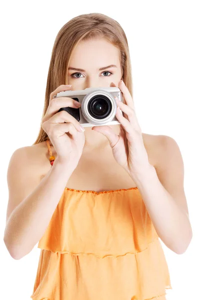 Beautiful caucasian summer woman taking photo. — Stock Photo, Image