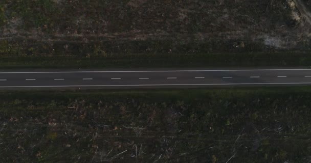 Luchtfoto van de landweg. — Stockvideo