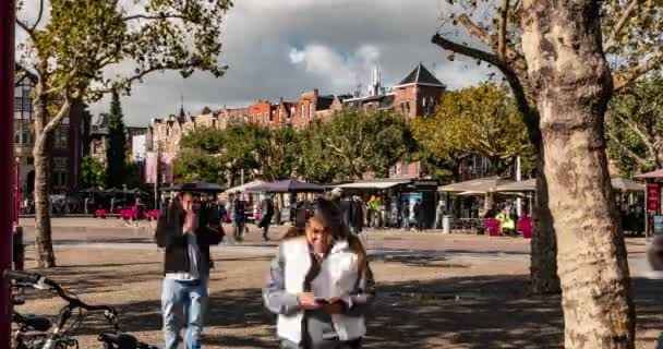 Art Square Amsterdam in de ochtend. — Stockvideo