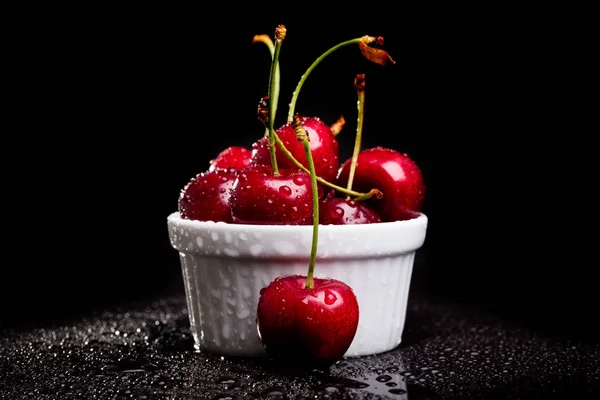 Heap of juicy wet cherries — Stock Photo, Image