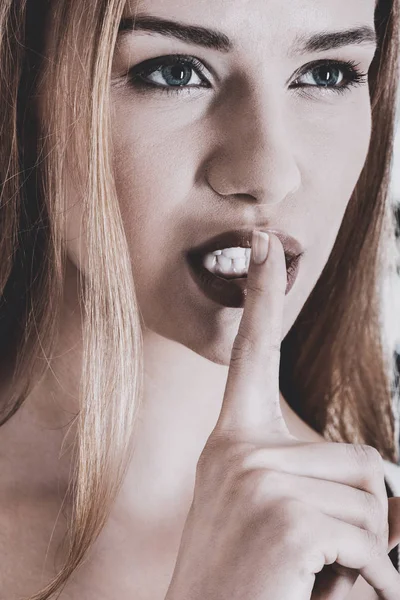 Hush. Seductive secret — Stock Photo, Image