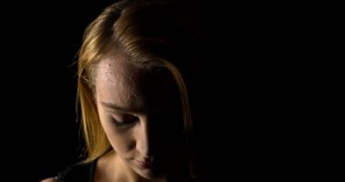 Kadın, şiddet kurbanı