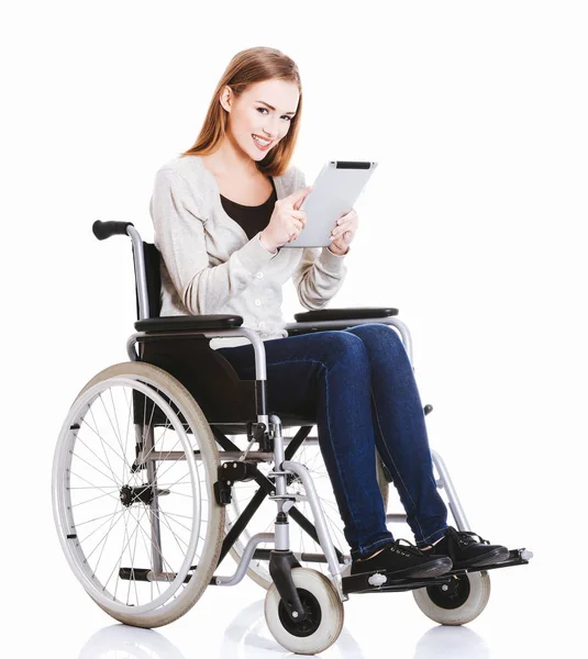Mujer con discapacidad y tableta —  Fotos de Stock
