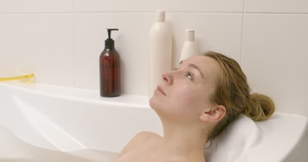 Kąpiel odpoczynek Kobieta — Wideo stockowe