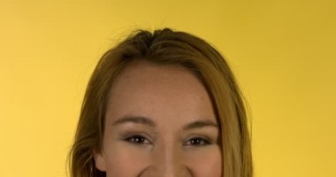 Başının üstünde boş alanı