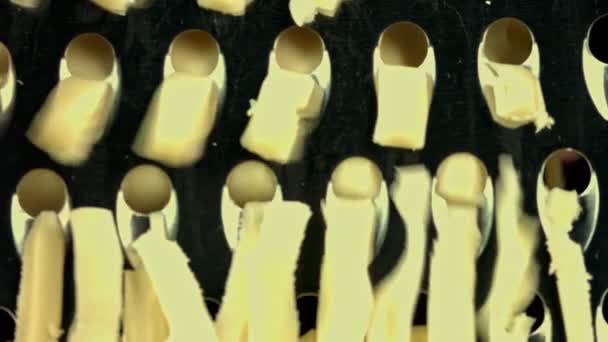 Préparation du fromage râpé 