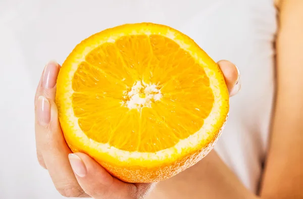 Saftige Orangenfrucht — Stockfoto