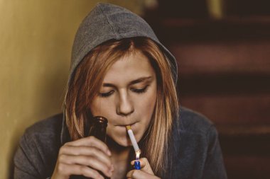 Genç alkol ve sigara içme