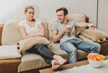 Futbol maçı izlerken