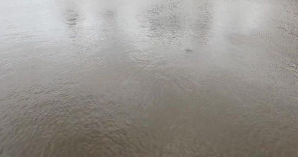 Vent soufflant sur l'eau 