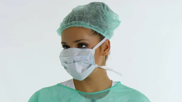 Крупный план лица женщины-хирурга — стоковое фото