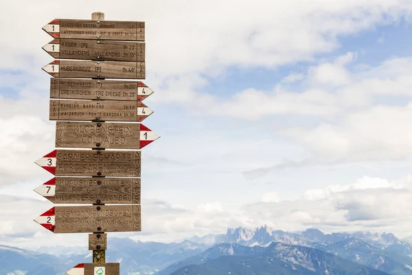 Poast Dedo Para Trilhas Para Caminhadas Rittner Horn Tirol Sul Imagem De Stock