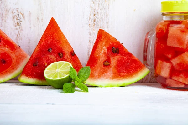 Verfrissend Ijs Koud Water Met Watermeloen Concept Van Dieet Dieet — Stockfoto