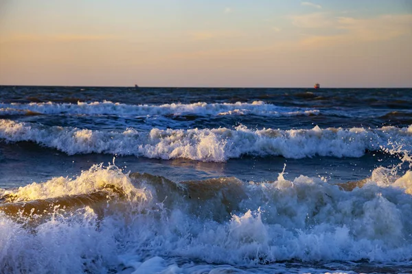 Piękne Morze Zachodzie Słońca Seascape Fale Bliska — Zdjęcie stockowe